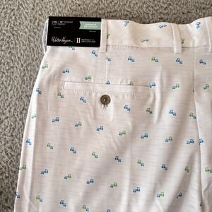 NEW Walter Hagen Golf Cart Shorts Mens 36 White Golf Cart All Over Print Stretch